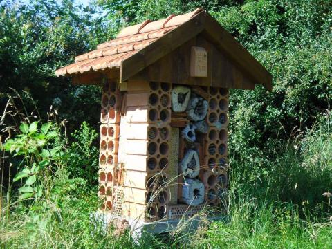 Wildbienenhotel